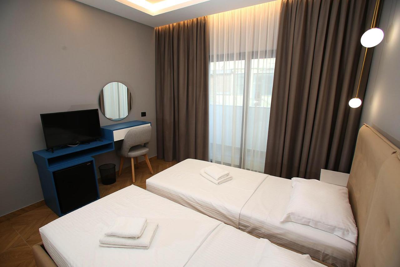 Diamond Hotel Драч Екстериор снимка