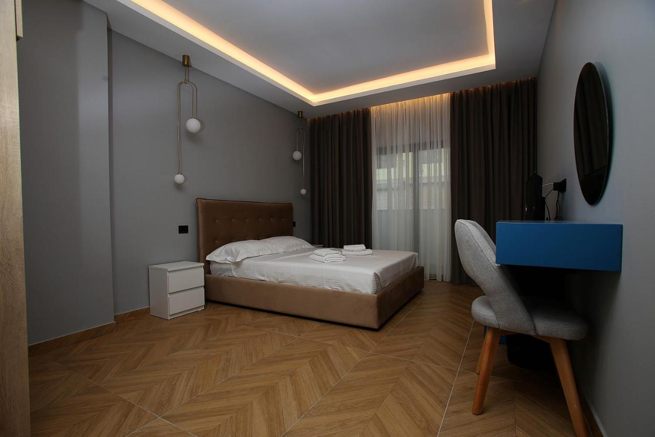 Diamond Hotel Драч Екстериор снимка