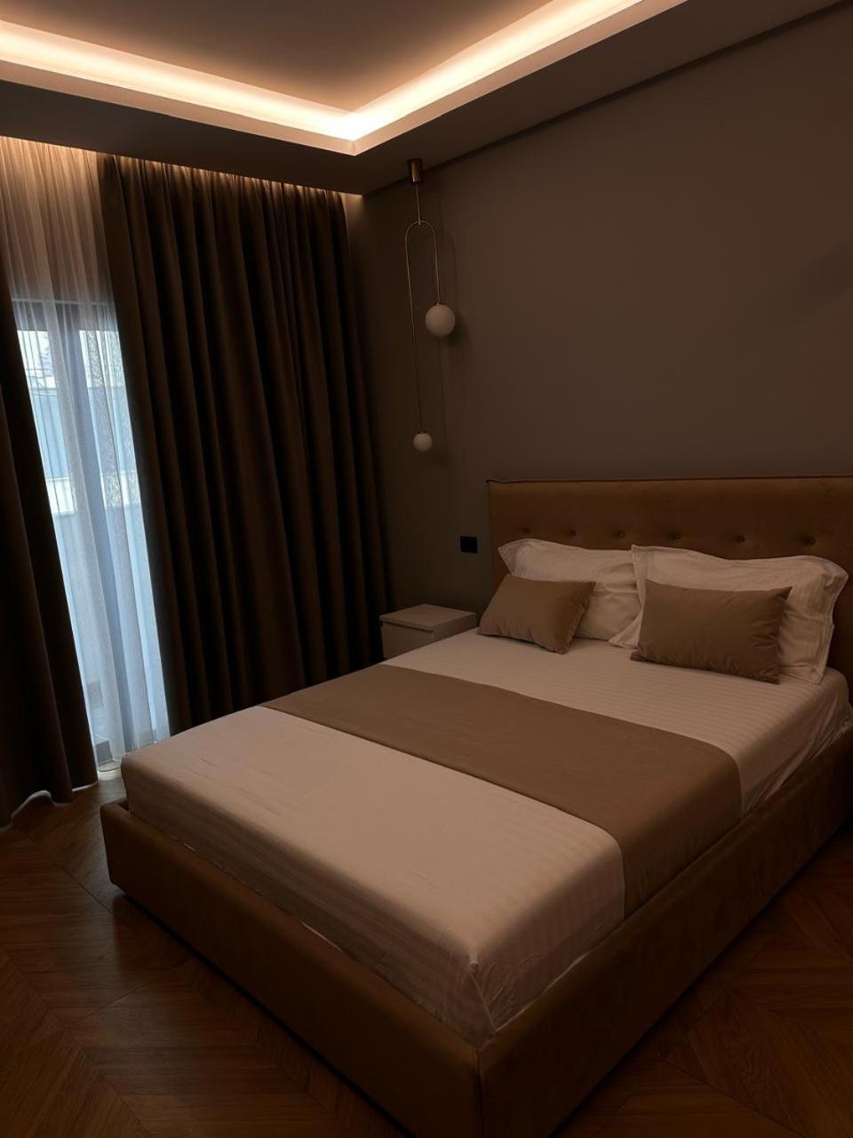 Diamond Hotel Драч Екстериор снимка