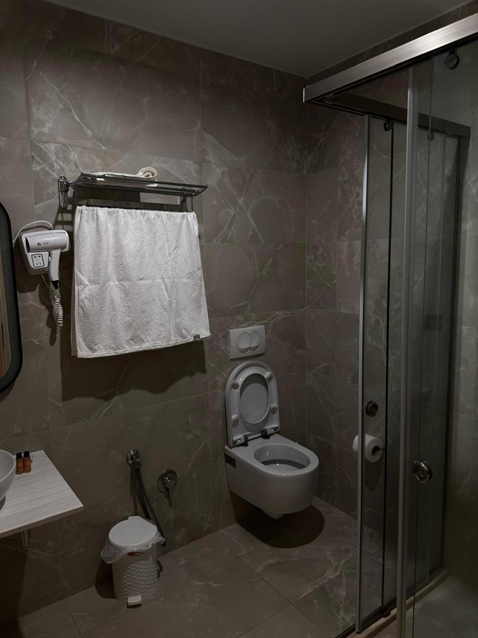 Diamond Hotel Драч Екстериор снимка